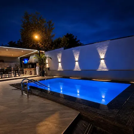 Joan Luxury With Private Pool & Gym Lejlighed *