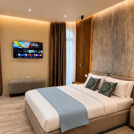 Joan Luxury With Private Pool & Gym Lejlighed Tirana