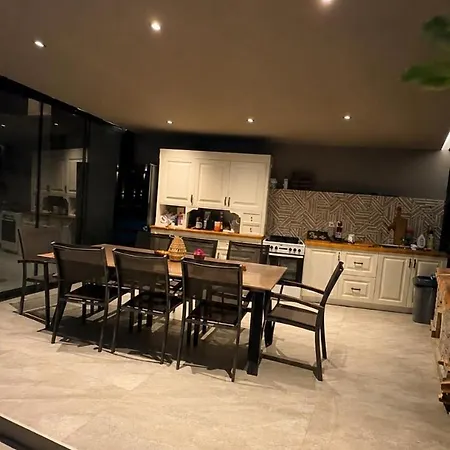 Joan Luxury With Private Pool & Gym Apartment Tirana