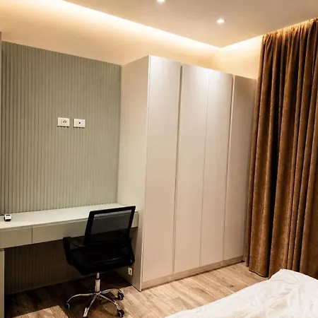 Joan Luxury With Private Pool & Gym Apartment Tirana