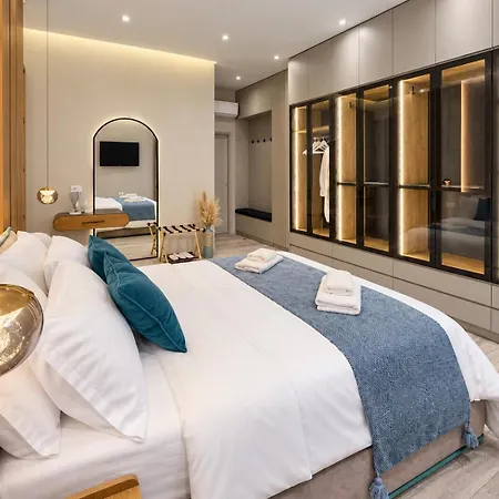Joan Luxury With Private Pool & Gym