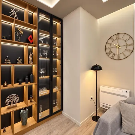 Joan Luxury With Private Pool & Gym Tirana