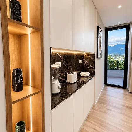Joan Luxury With Private Pool & Gym